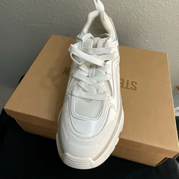 Steve Madden Cream and Gray Women's Sneakers - Picture 2 of 5